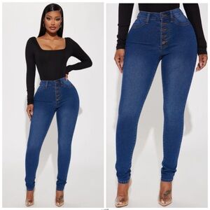 Fashion Nova Show It Off Stretch Skinny Jeans in Dark Wash